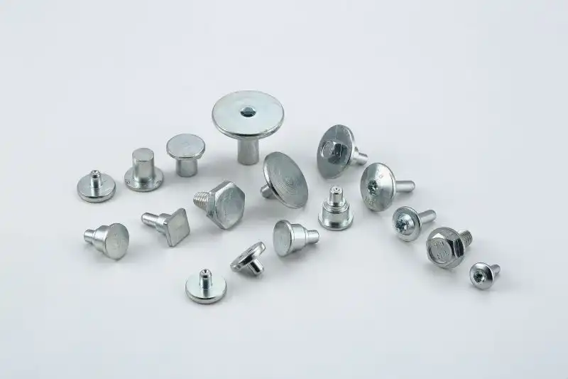 Hammerkopfschraube mit Gewindeschaft und technischer Kopfform